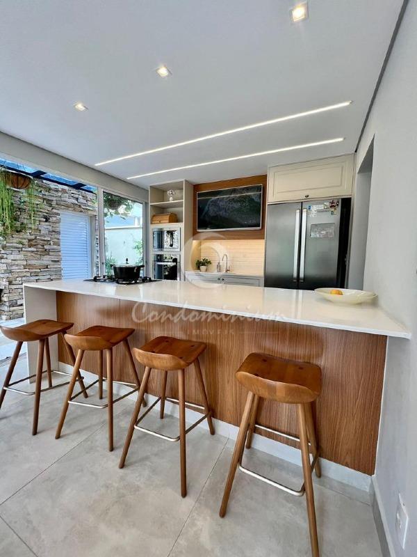 Casa de Condomínio com 3 quartos à venda, 255m² — foto 9 de 31