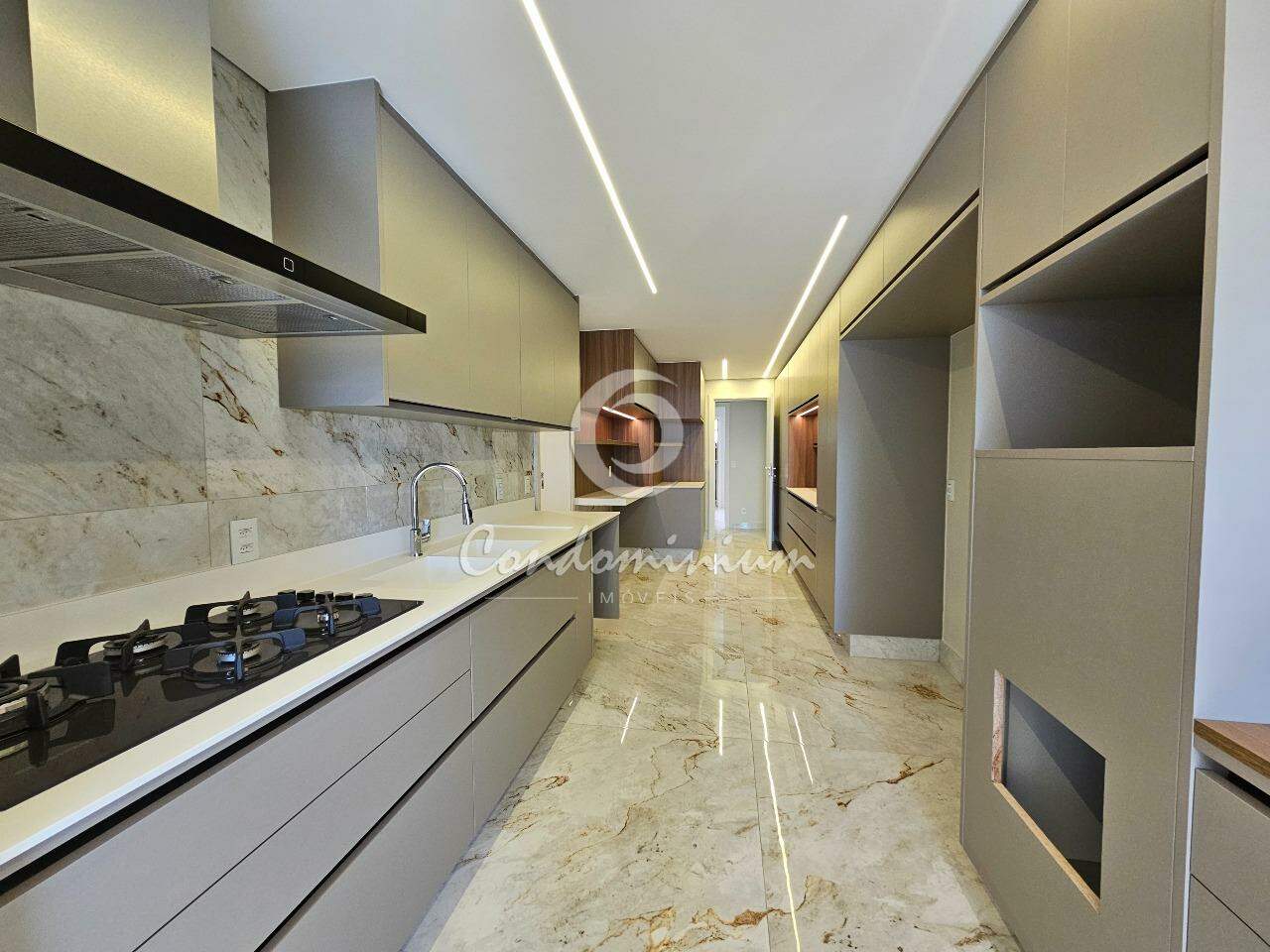 Apartamento com 4 quartos à venda, 256m² — foto 12 de 25