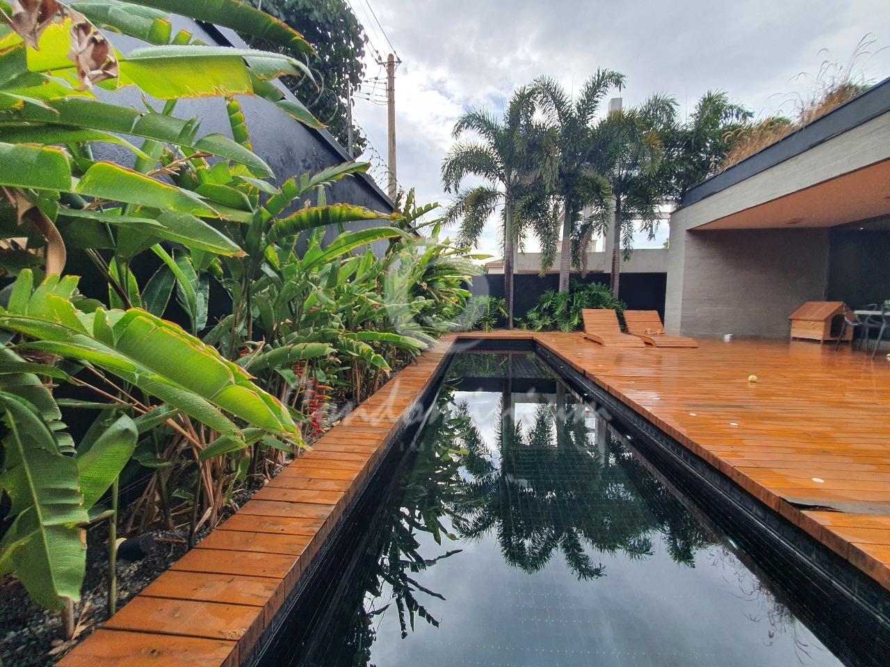 Casa de Condomínio com 3 quartos à venda, 333m² — foto 17 de 40