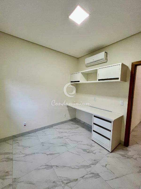Casa de Condomínio com 3 quartos à venda, 200m² — foto 7 de 29