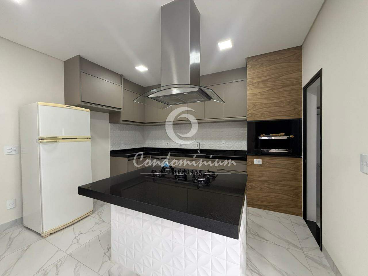 Casa de Condomínio com 3 quartos à venda, 200m² — foto 15 de 29