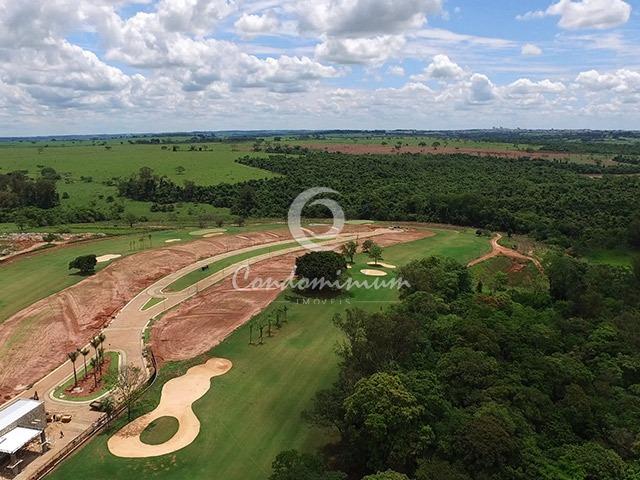 Terreno / Lote / Condomínio  à venda, 696m² — foto 1 de 17