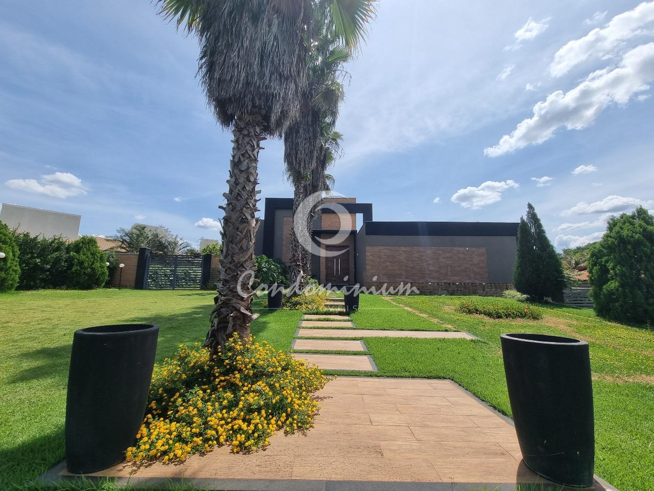 Casa de Condomínio com 8 quartos à venda, 1200m² — foto 2 de 30
