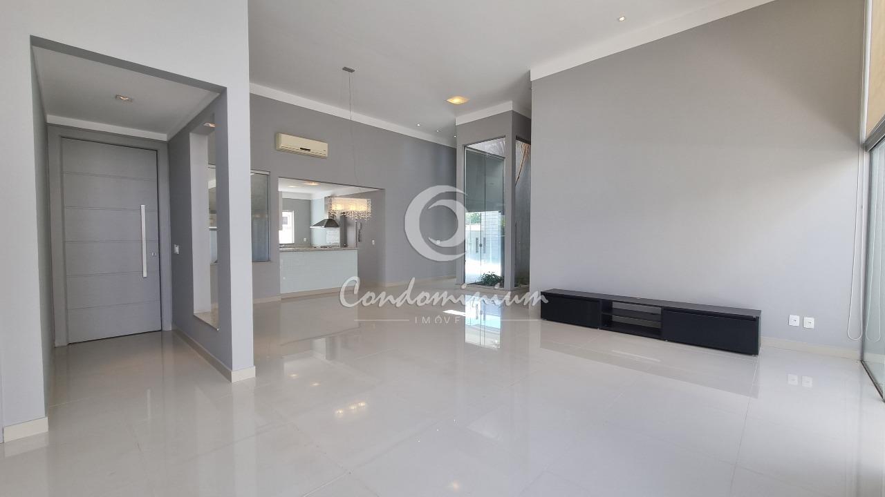 Casa de Condomínio com 3 quartos à venda, 289m² — foto 2 de 39