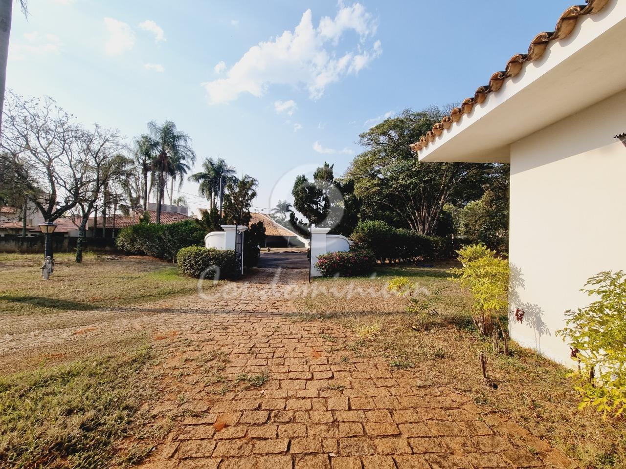 Casa de Condomínio com 4 quartos à venda, 670m² — foto 4 de 32