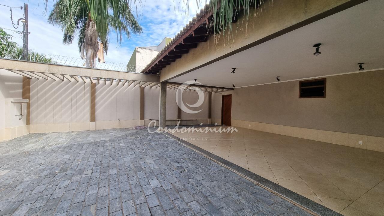 Imóvel Comercial com 5 quartos à venda, 580m² — foto 2 de 30