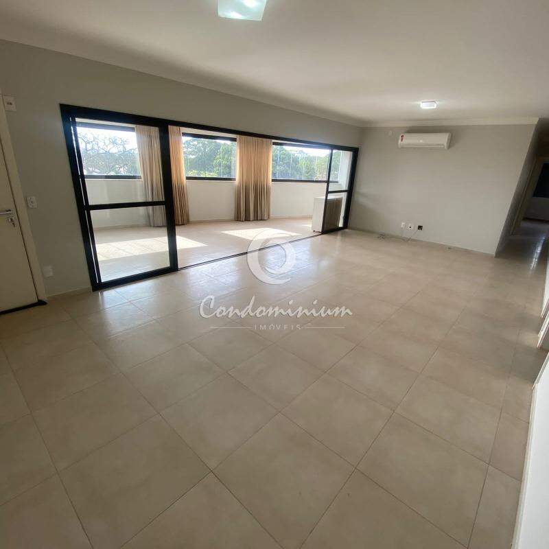Apartamento com 3 quartos à venda, 157m² — foto 1 de 33
