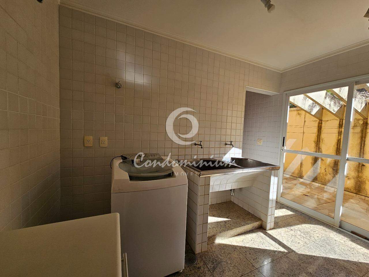 Casa de Condomínio com 5 quartos à venda, 466m² — foto 11 de 39