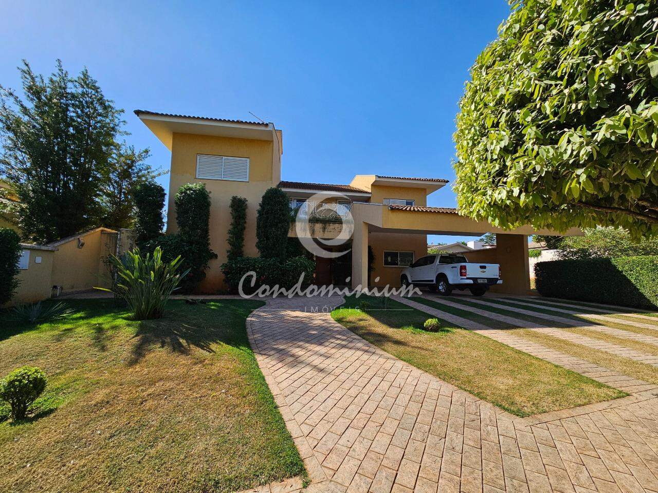 Casa de Condomínio com 5 quartos à venda, 466m² — foto 2 de 39