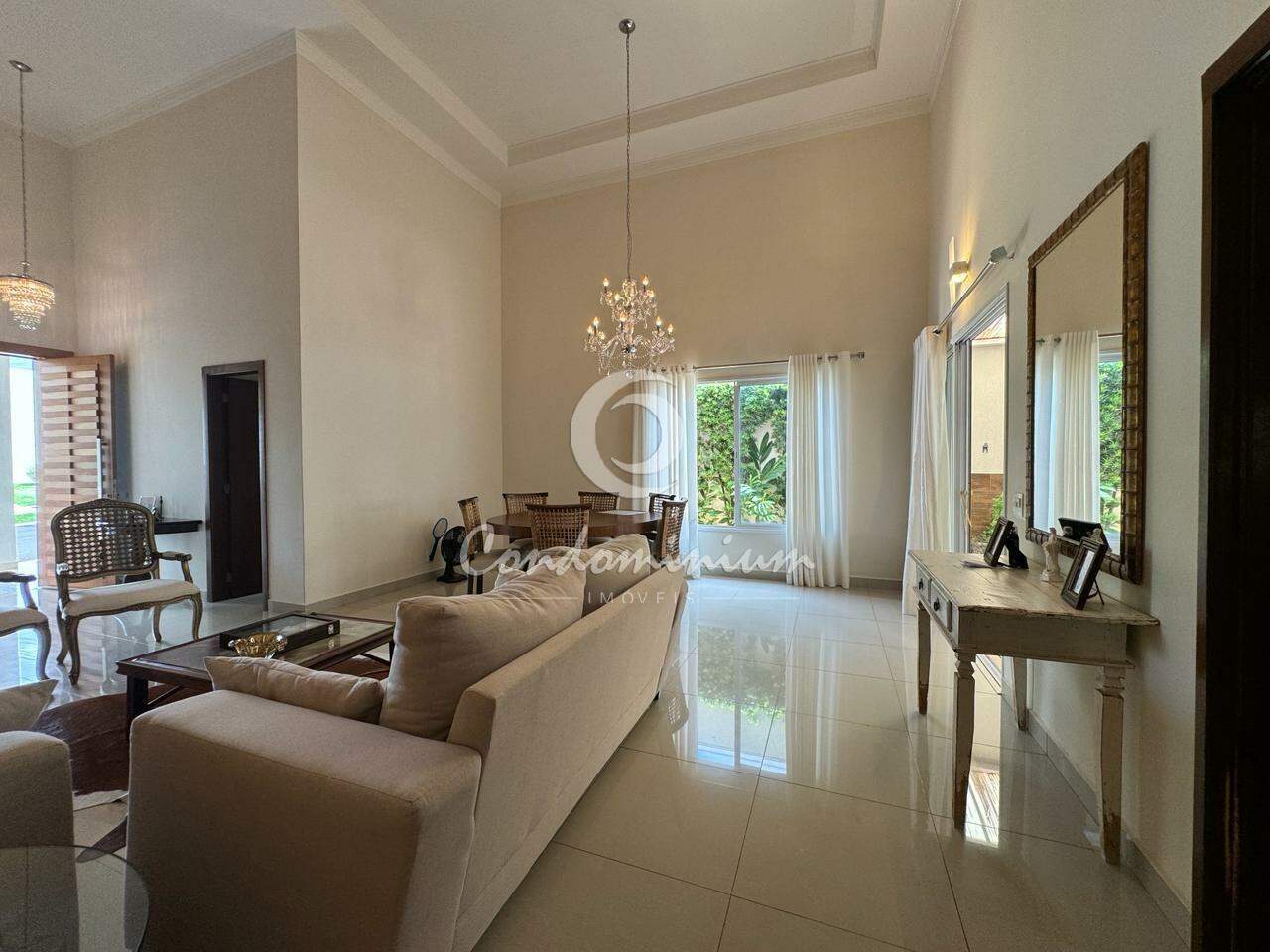 Casa de Condomínio com 3 quartos à venda, 240m² — foto 6 de 28