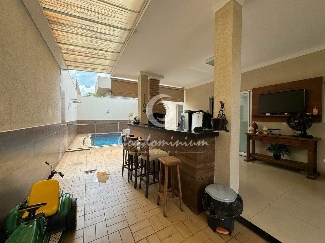 Casa de Condomínio com 3 quartos à venda, 240m² — foto 9 de 28