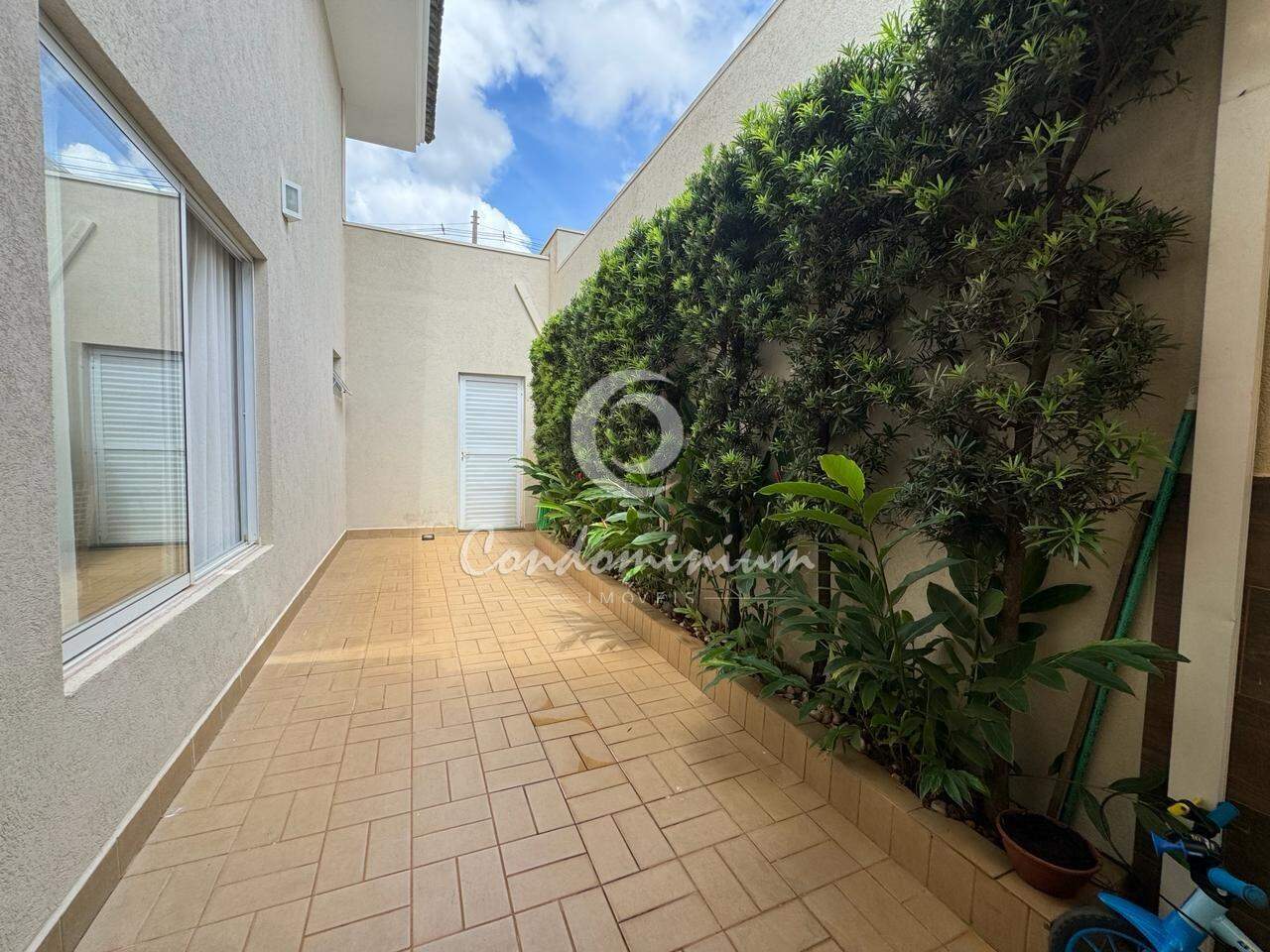 Casa de Condomínio com 3 quartos à venda, 240m² — foto 21 de 28
