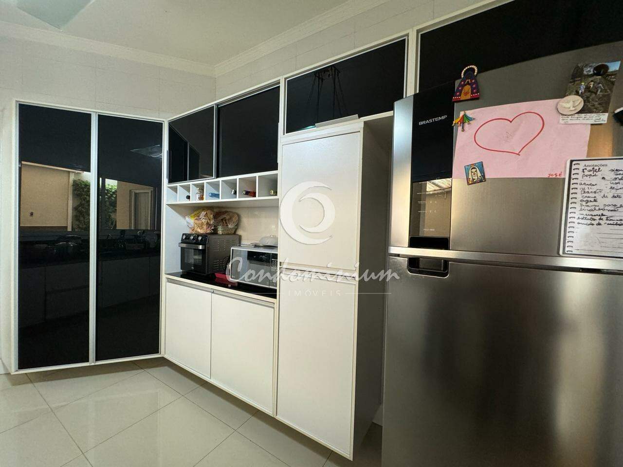 Casa de Condomínio com 3 quartos à venda, 240m² — foto 10 de 28