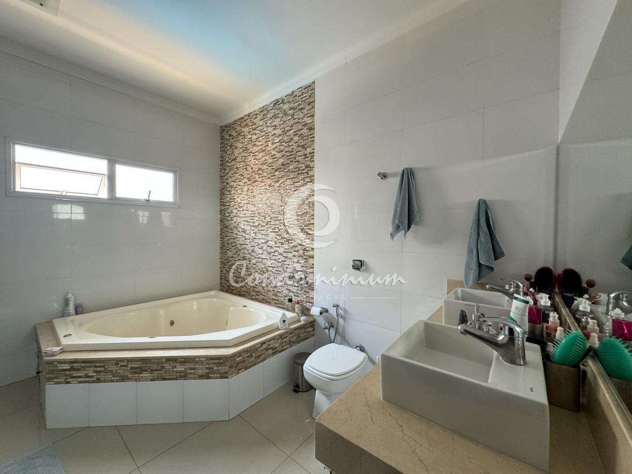 Casa de Condomínio com 3 quartos à venda, 240m² — foto 17 de 28