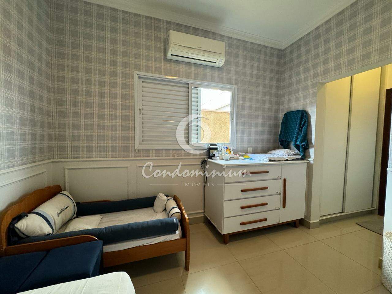 Casa de Condomínio com 3 quartos à venda, 240m² — foto 14 de 28