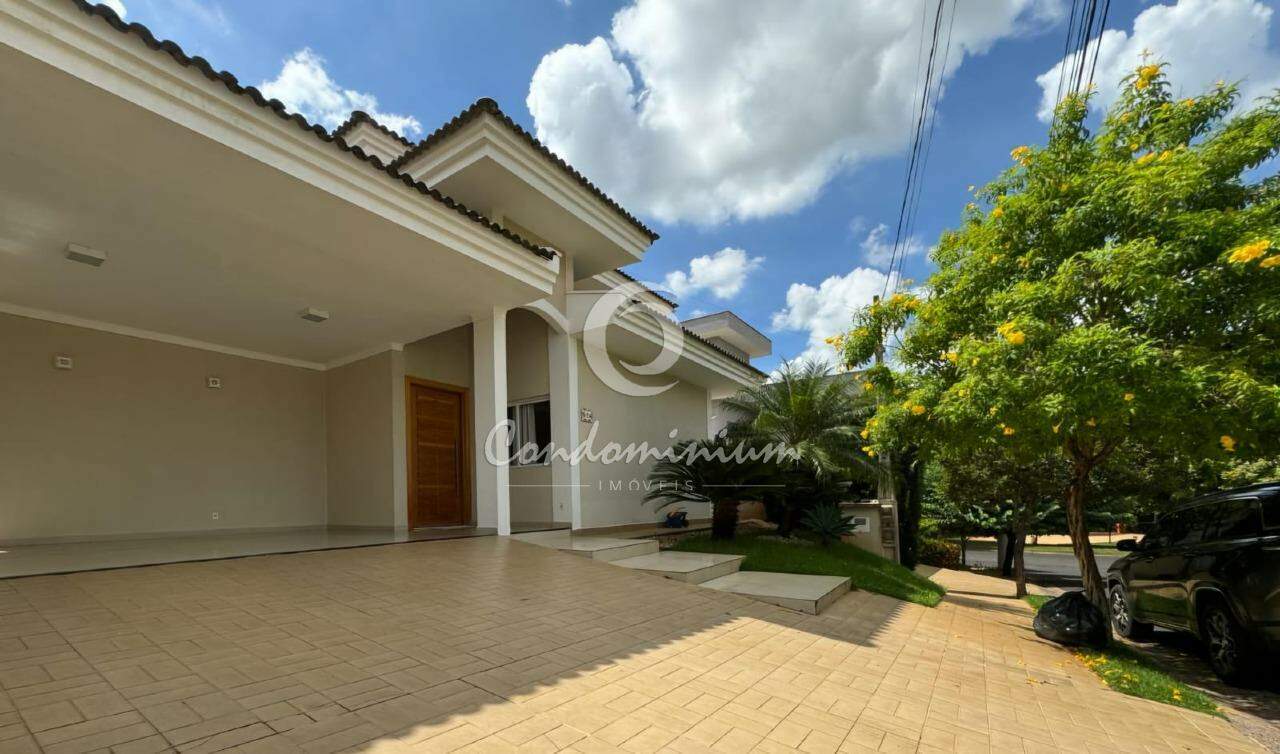 Casa de Condomínio com 3 quartos à venda, 240m² — foto 1 de 28