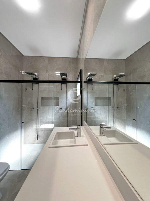 Casa de Condomínio com 3 quartos à venda, 224m² — foto 28 de 41