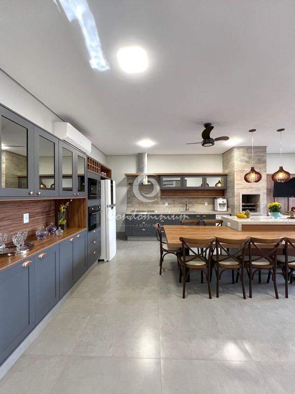 Casa de Condomínio com 3 quartos à venda, 224m² — foto 13 de 41