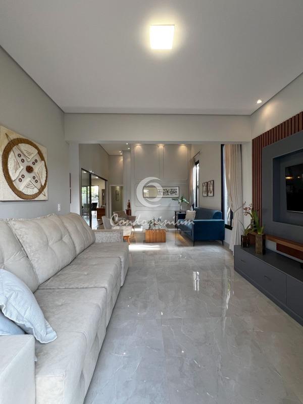 Casa de Condomínio com 3 quartos à venda, 224m² — foto 16 de 41