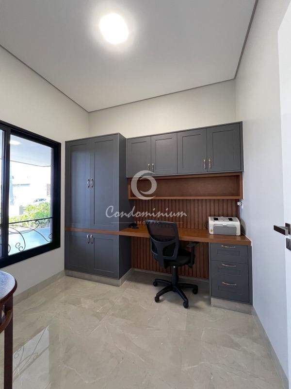 Casa de Condomínio com 3 quartos à venda, 224m² — foto 18 de 41