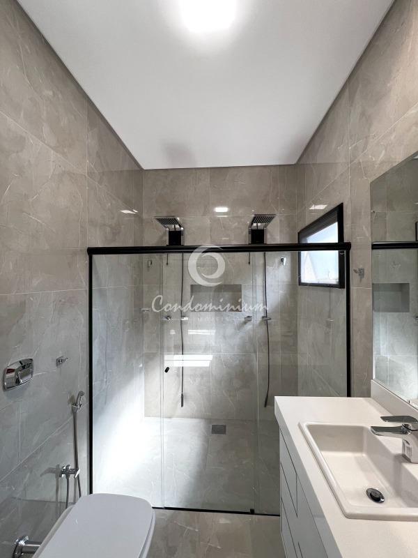Casa de Condomínio com 3 quartos à venda, 224m² — foto 23 de 41