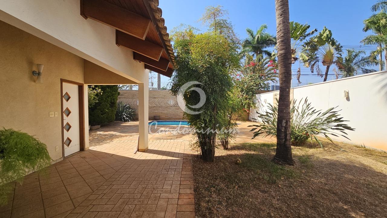 Casa de Condomínio com 3 quartos à venda, 556m² — foto 4 de 33