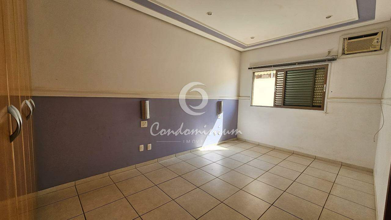 Casa de Condomínio com 3 quartos à venda, 556m² — foto 17 de 33