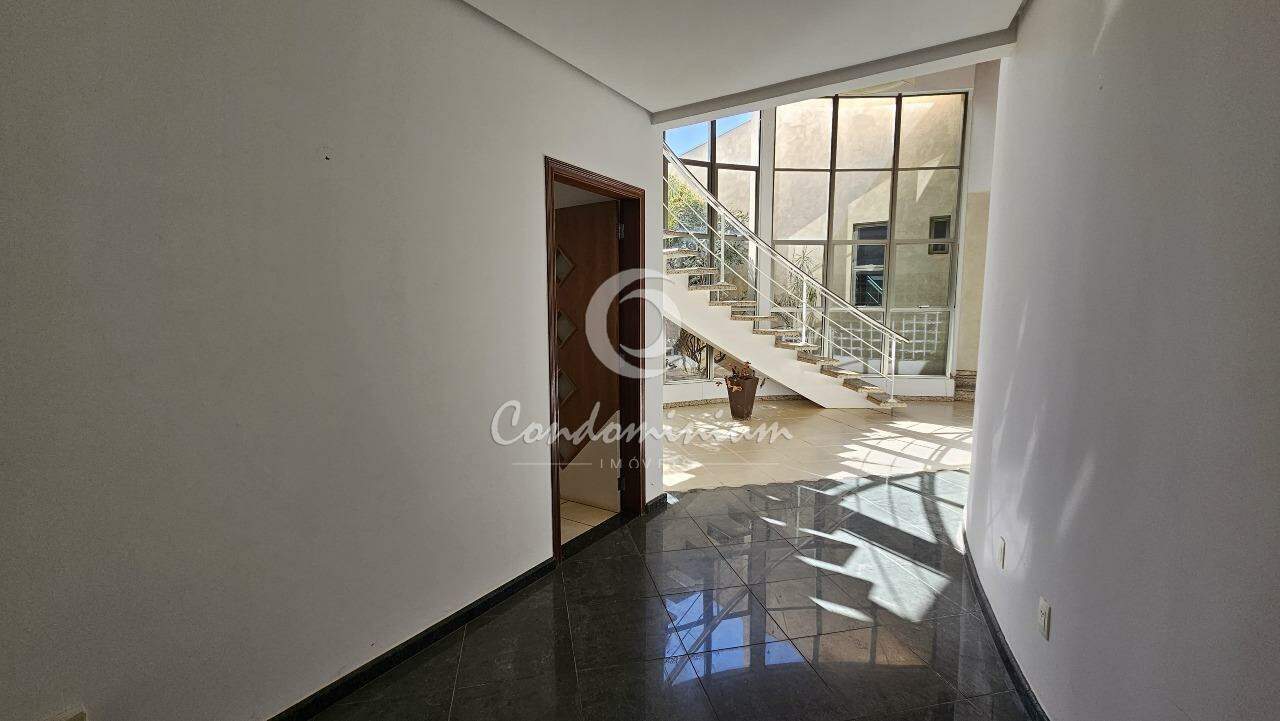 Casa de Condomínio com 3 quartos à venda, 556m² — foto 8 de 33