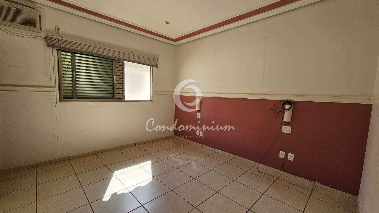 Casa de Condomínio com 3 quartos à venda, 556m² — foto 18 de 33