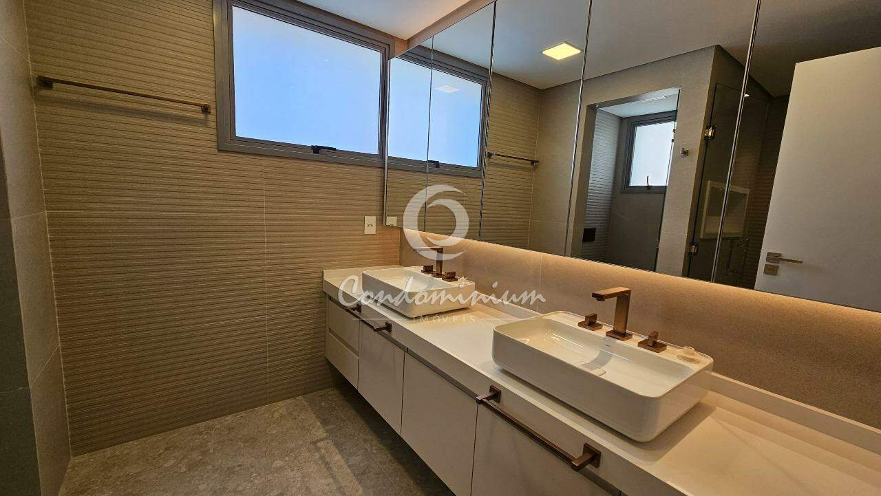 Apartamento com 4 quartos à venda, 256m² — foto 22 de 23