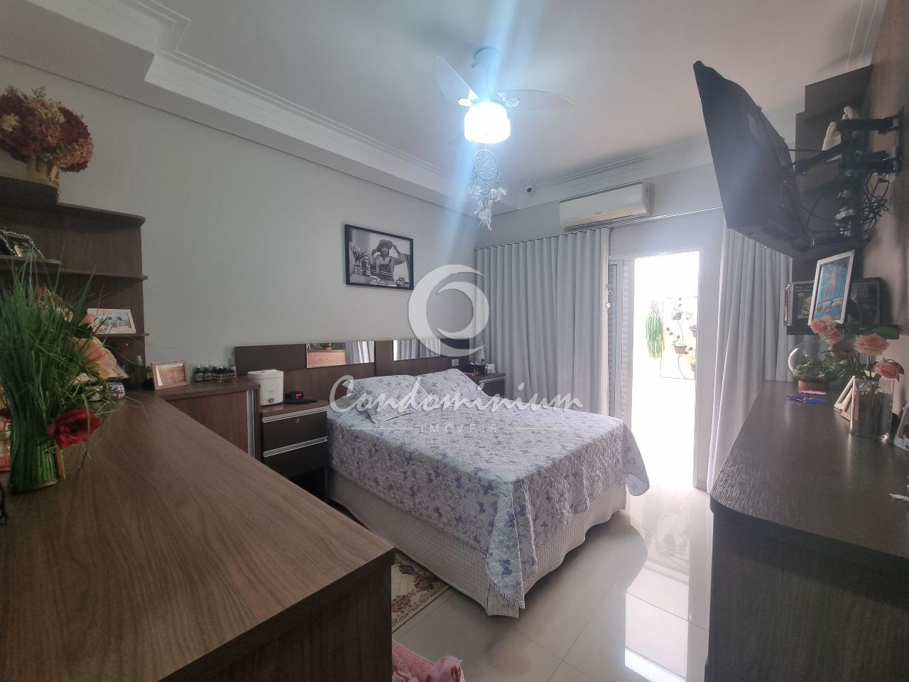 Casa de Condomínio com 3 quartos à venda, 232m² — foto 10 de 33