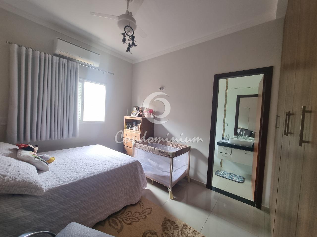Casa de Condomínio com 3 quartos à venda, 232m² — foto 9 de 33