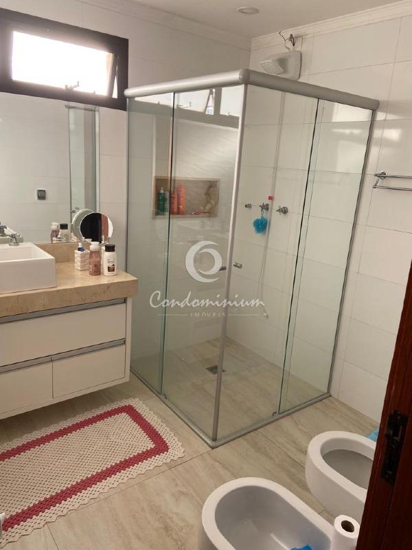 Apartamento com 4 quartos à venda, 240m² — foto 10 de 25