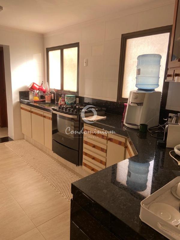 Apartamento com 4 quartos à venda, 240m² — foto 19 de 25