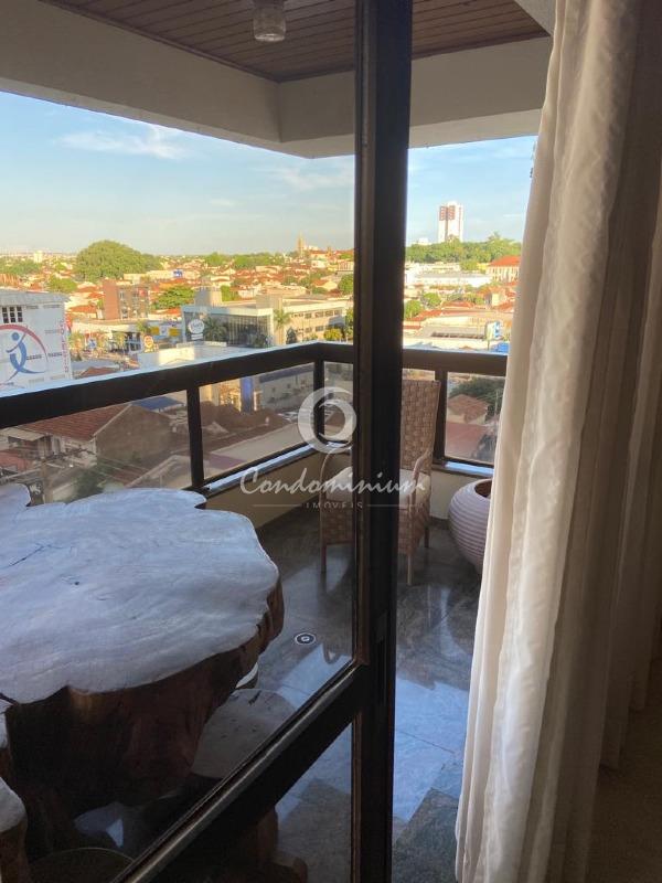 Apartamento com 4 quartos à venda, 240m² — foto 3 de 25
