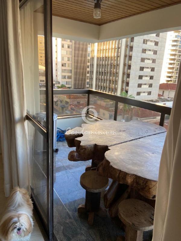 Apartamento com 4 quartos à venda, 240m² — foto 2 de 25