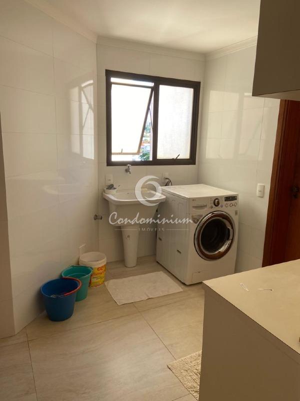 Apartamento com 4 quartos à venda, 240m² — foto 23 de 25