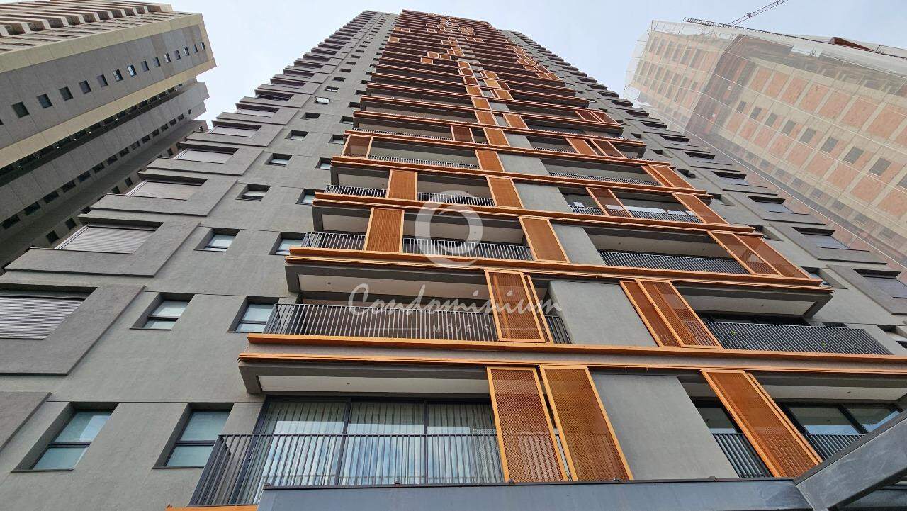 Apartamento com 3 quartos à venda, 158m² — foto 1 de 28