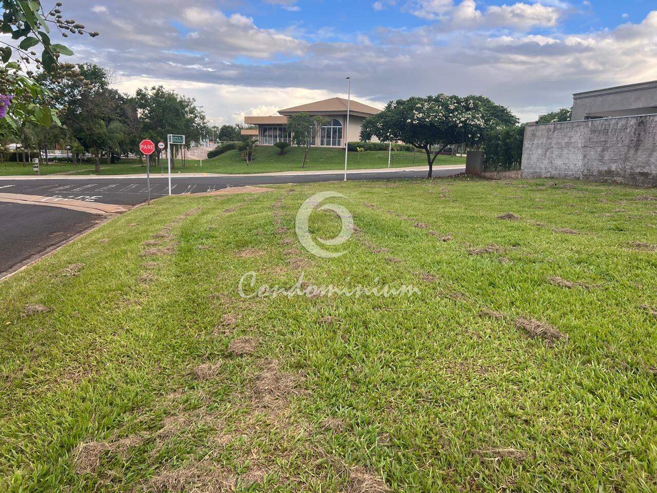 Terreno / Lote / Condomínio  à venda, 475m² — foto 3 de 3