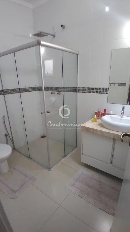 Casa de Condomínio com 3 quartos à venda, 218m² — foto 10 de 25