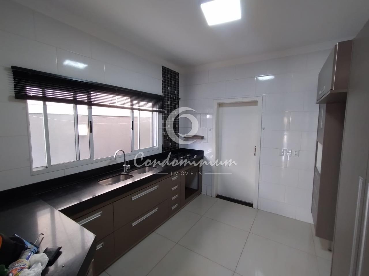 Casa de Condomínio com 3 quartos à venda, 218m² — foto 6 de 25