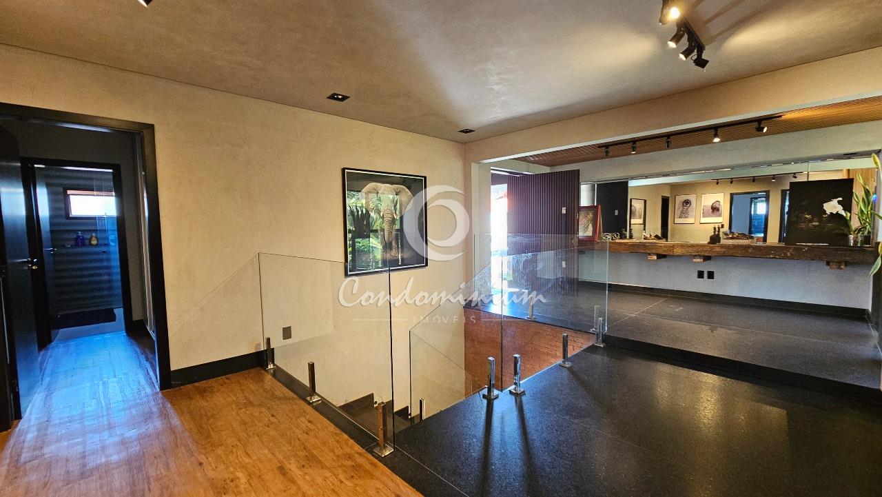 Casa de Condomínio com 5 quartos à venda, 560m² — foto 4 de 36