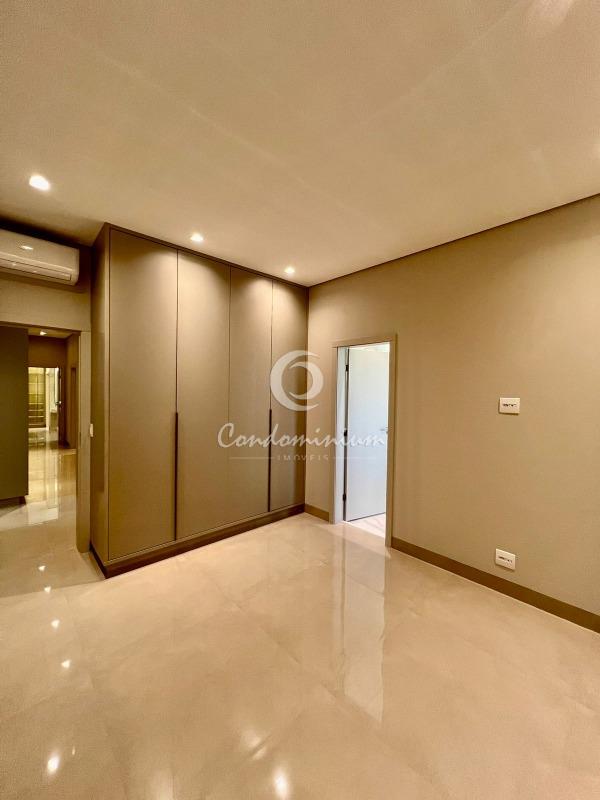 Casa de Condomínio com 4 quartos à venda, 334m² — foto 22 de 42