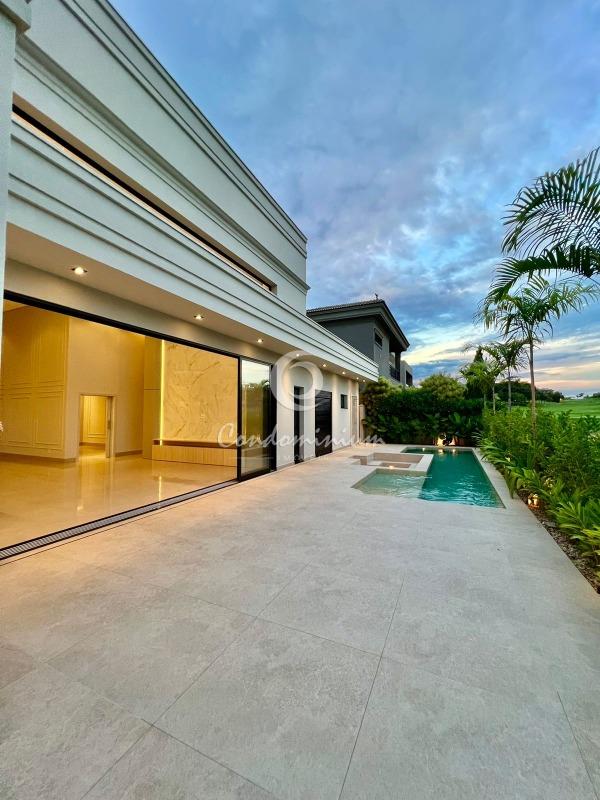 Casa de Condomínio com 4 quartos à venda, 334m² — foto 18 de 42