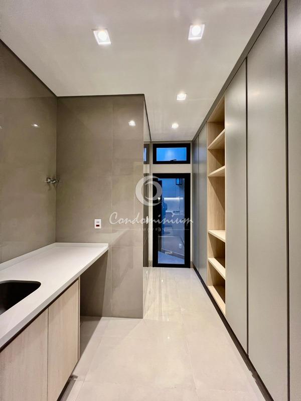Casa de Condomínio com 4 quartos à venda, 334m² — foto 13 de 42