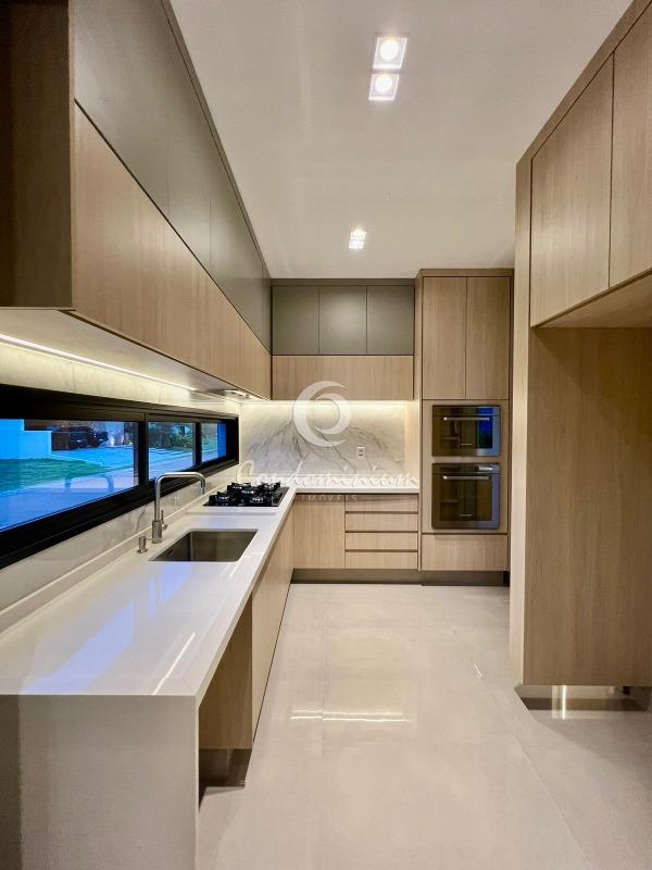 Casa de Condomínio com 4 quartos à venda, 334m² — foto 12 de 42