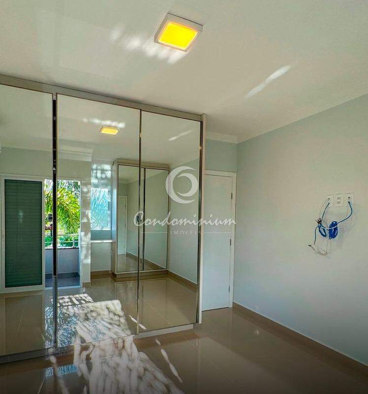 Casa de Condomínio com 4 quartos à venda, 320m² — foto 8 de 13