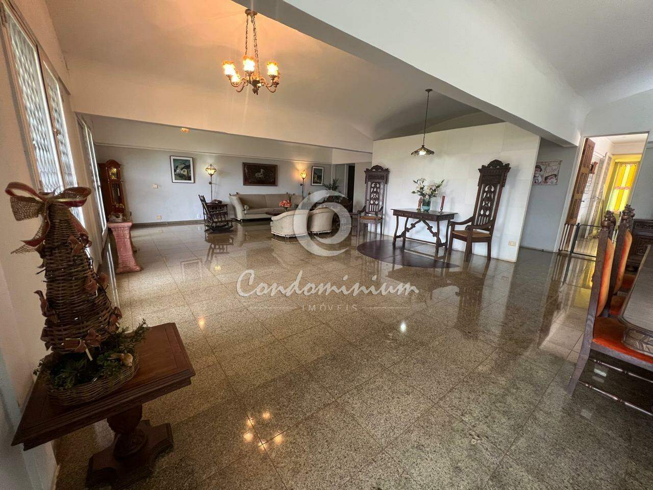 Casa com 7 quartos à venda, 556m² — foto 22 de 29