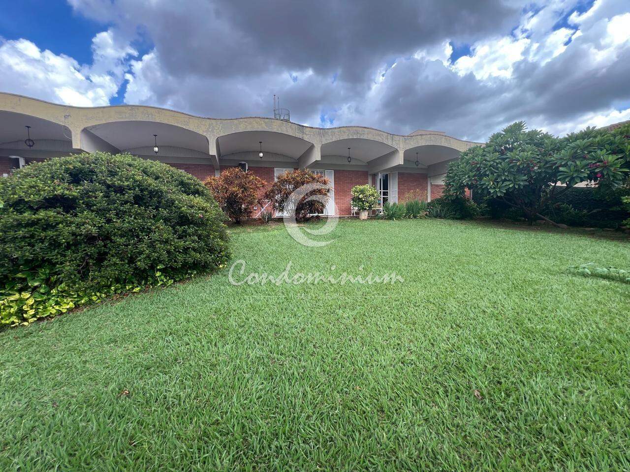 Casa com 7 quartos à venda, 556m² — foto 8 de 29