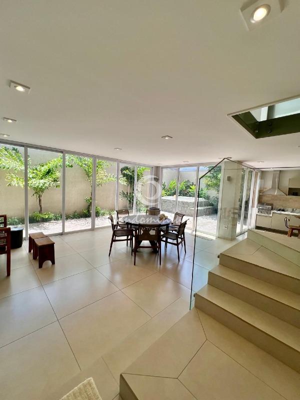 Casa de Condomínio com 3 quartos à venda, 330m² — foto 8 de 24